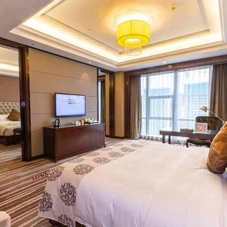 Wyndham Grand Plaza Royale Chenzhou Hotel Екстериор снимка