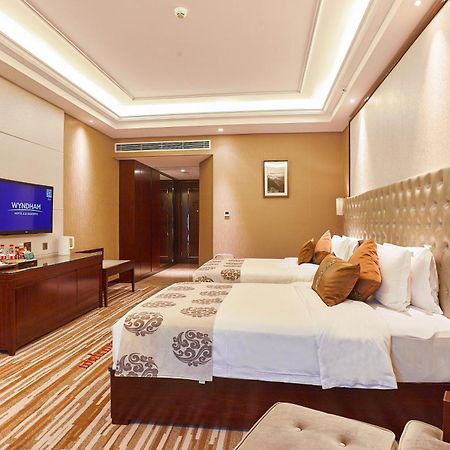 Wyndham Grand Plaza Royale Chenzhou Hotel Екстериор снимка