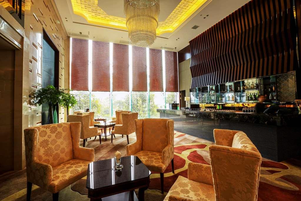 Wyndham Grand Plaza Royale Chenzhou Hotel Ресторант снимка