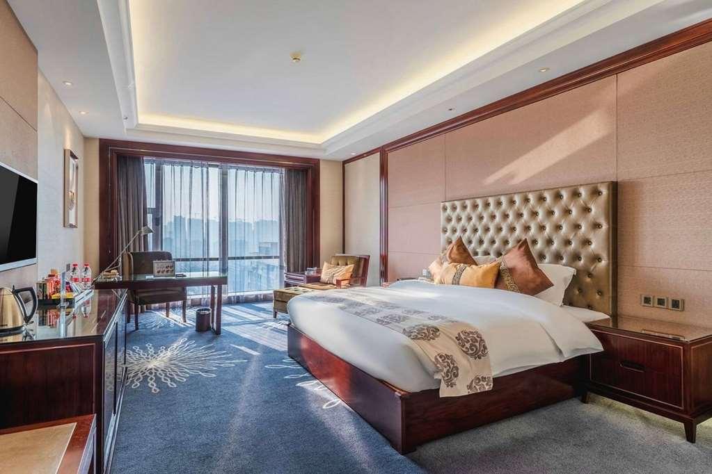 Wyndham Grand Plaza Royale Chenzhou Hotel Стая снимка