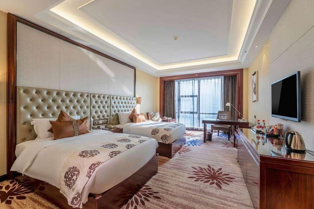 Wyndham Grand Plaza Royale Chenzhou Hotel Стая снимка