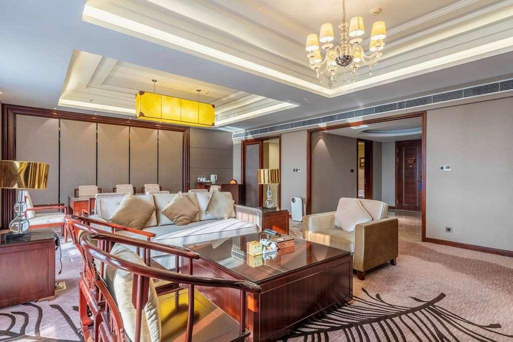 Wyndham Grand Plaza Royale Chenzhou Hotel Стая снимка