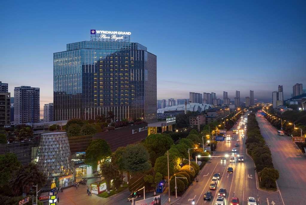 Wyndham Grand Plaza Royale Chenzhou Hotel Екстериор снимка