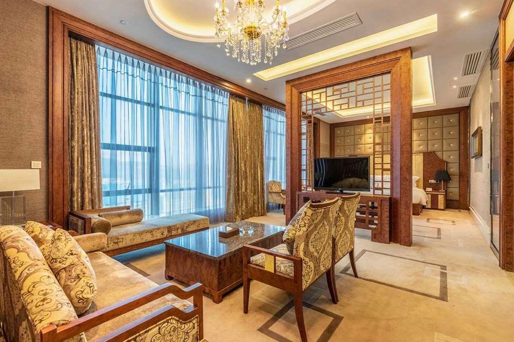 Wyndham Grand Plaza Royale Chenzhou Hotel Стая снимка