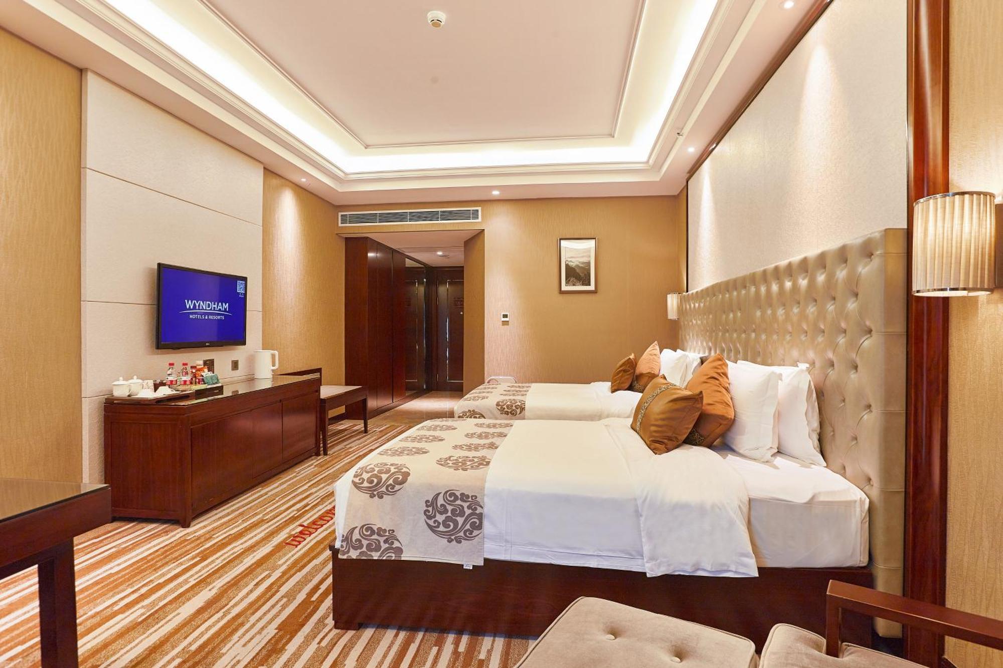 Wyndham Grand Plaza Royale Chenzhou Hotel Екстериор снимка