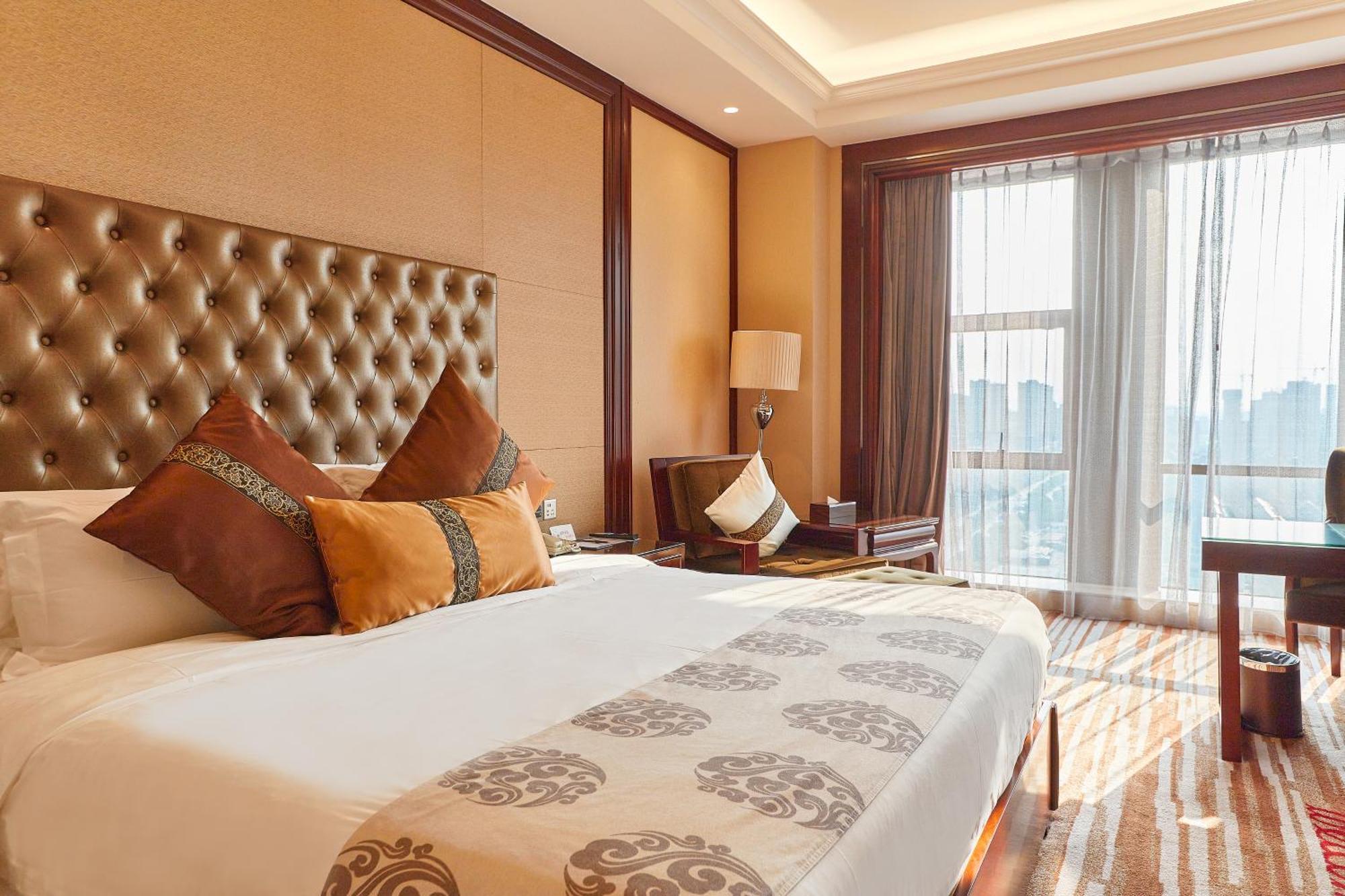 Wyndham Grand Plaza Royale Chenzhou Hotel Екстериор снимка